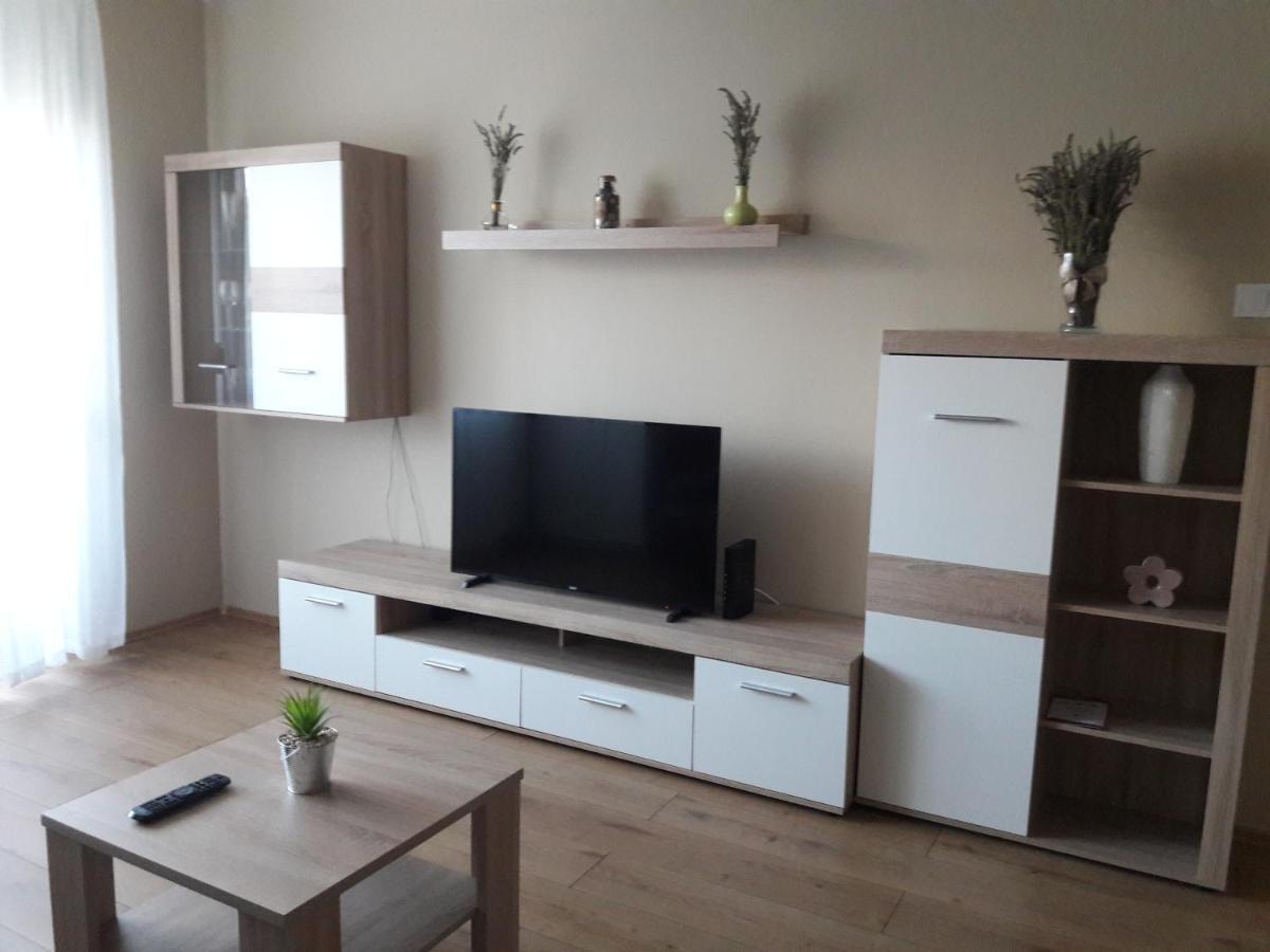 Studio+19 Apartman Kazincbarcika Extérieur photo